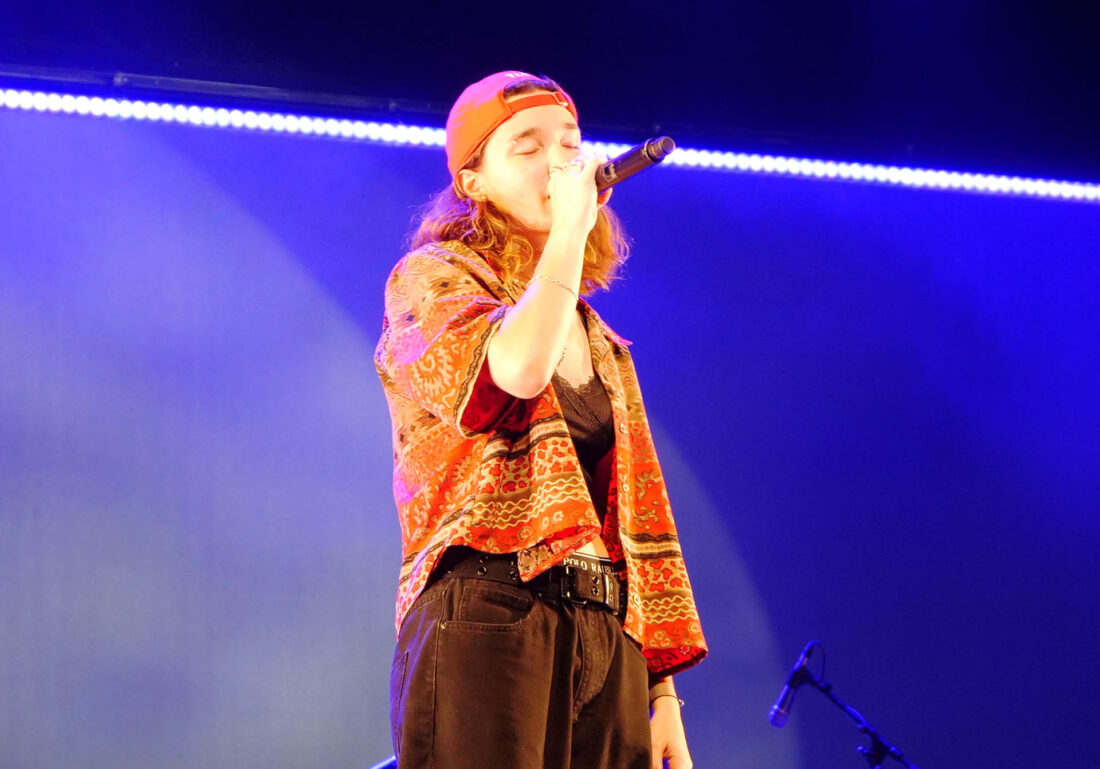 Ariane Baert se produit à la Demi-finale 3 du Grand Concours Hydro-Québec.